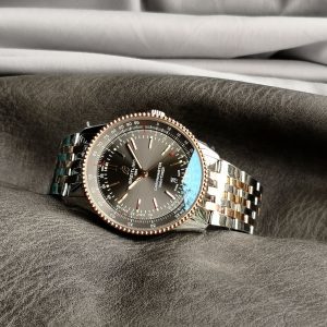 Breitling Navitimer 1 Super Clone Automatic Watch with 41mm Case 880067827 - side view | Breitling